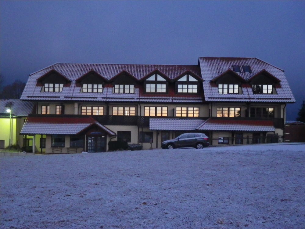 Berggasthof & Hotel Kranich, Hinterrod Eisfeld Exteriér fotografie